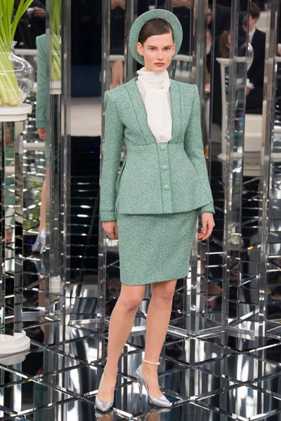 Look 8